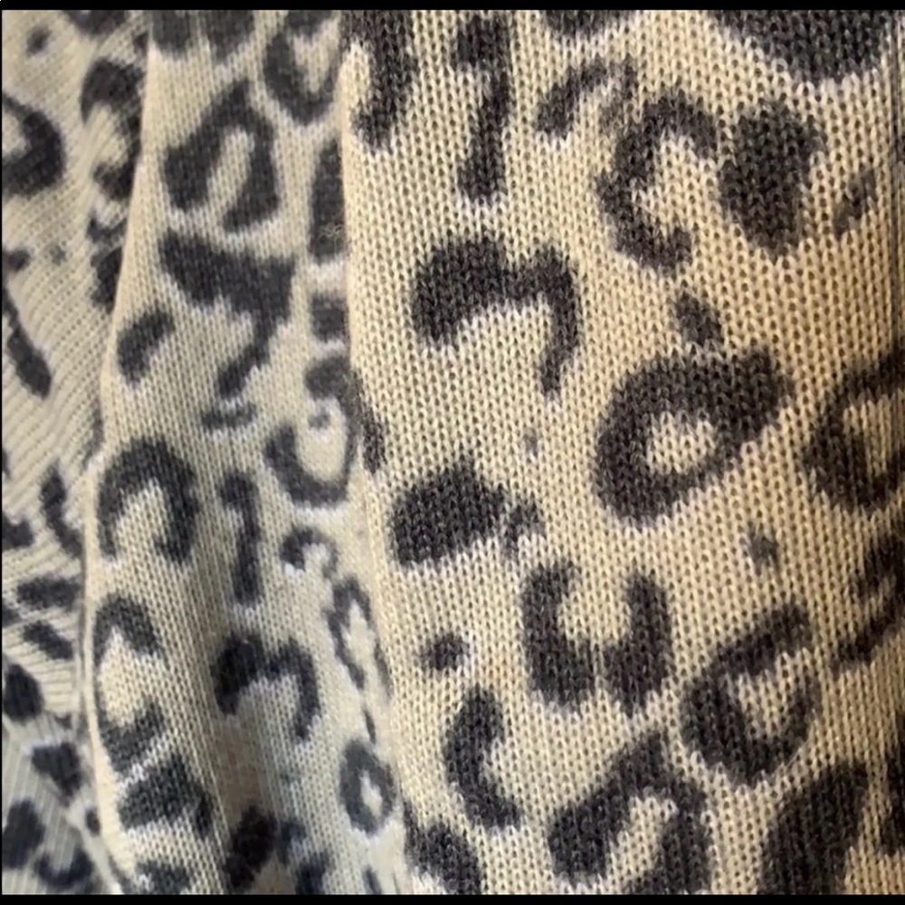 NWT Victorias Secret Grey Leopard Robe - Picture 9 of 9